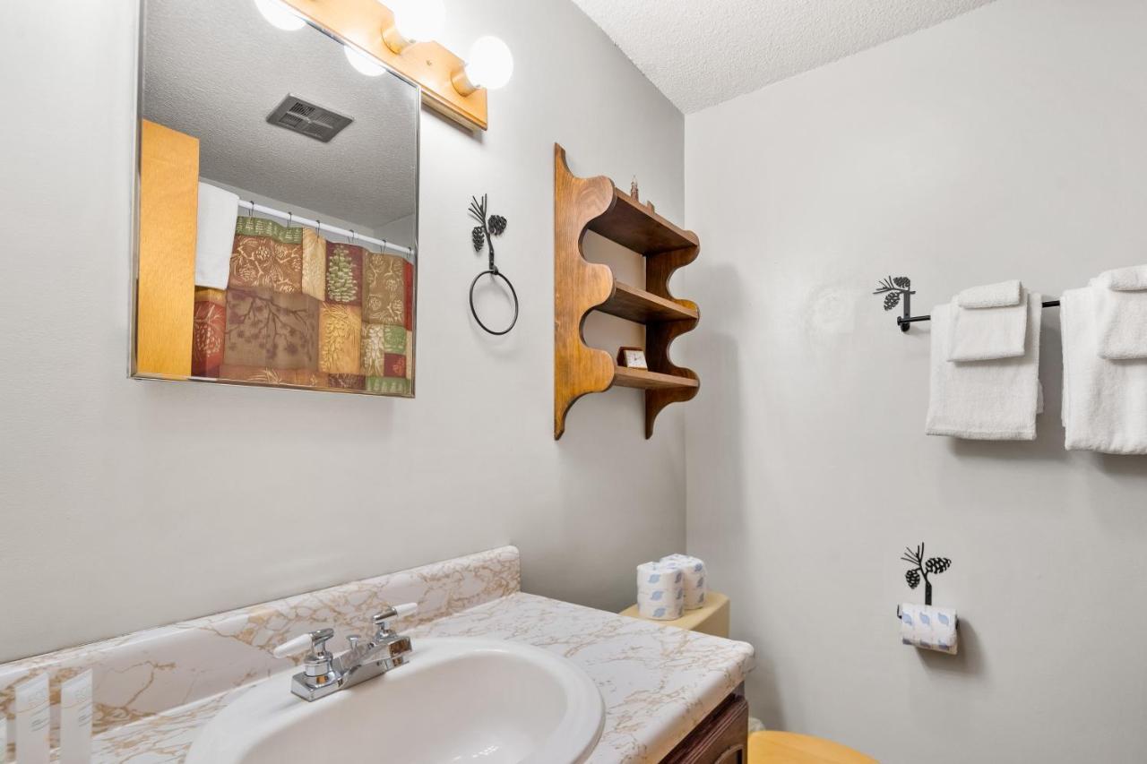Cozy Condo By Tripp Lake Warrensburg Экстерьер фото
