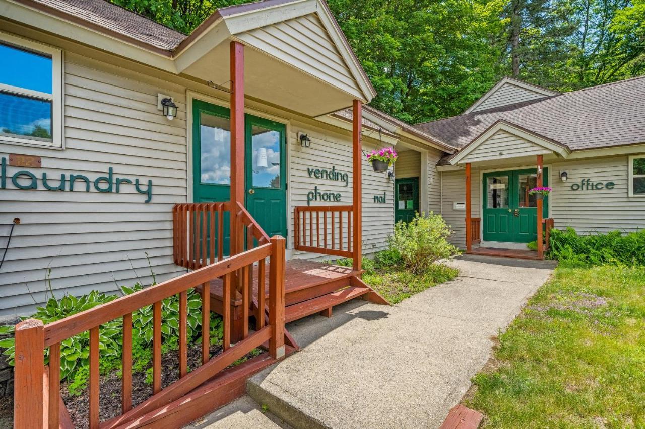 Cozy Condo By Tripp Lake Warrensburg Экстерьер фото